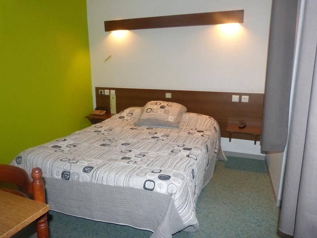 Hotel Du Donjon Champlitte-et-le-Prélot Habitación foto